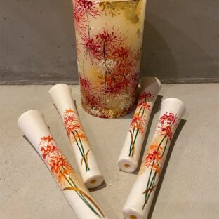 彼岸花に込めた想いを灯す ― 手描き絵ろうそくのご注文